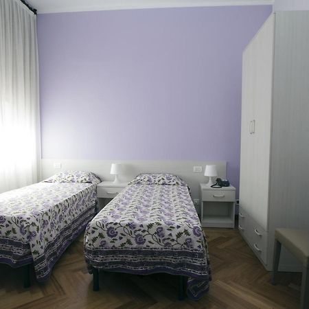 Italy Inn Genoa Phòng bức ảnh